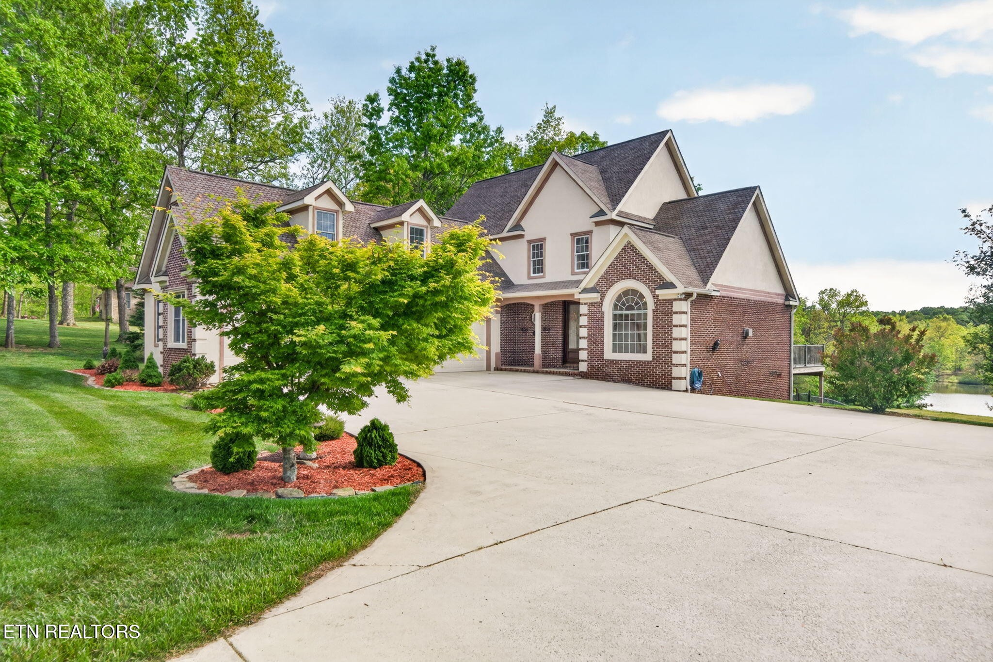 321 Magnolia Lane Crossville TN 38555