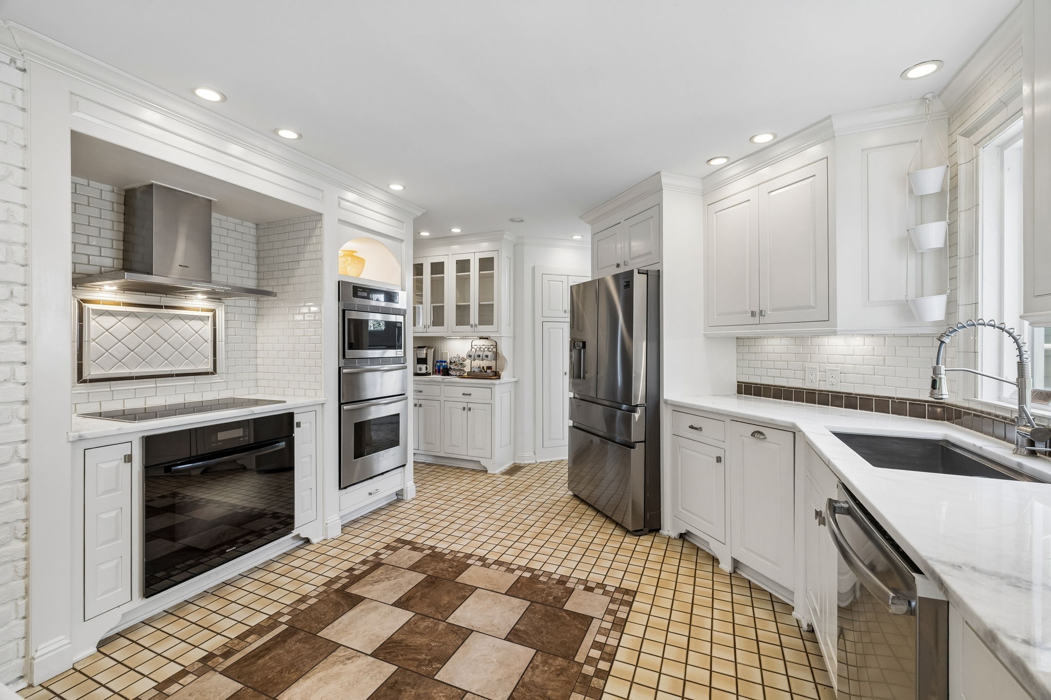 2455 Long Hollow Pike Hendersonville TN 37075