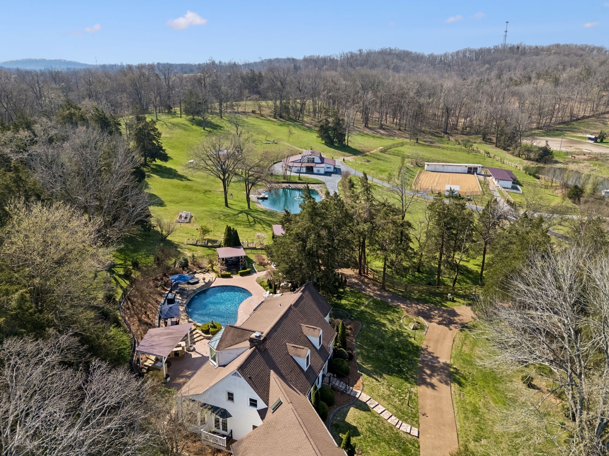 2455 Long Hollow Pike Hendersonville TN 37075