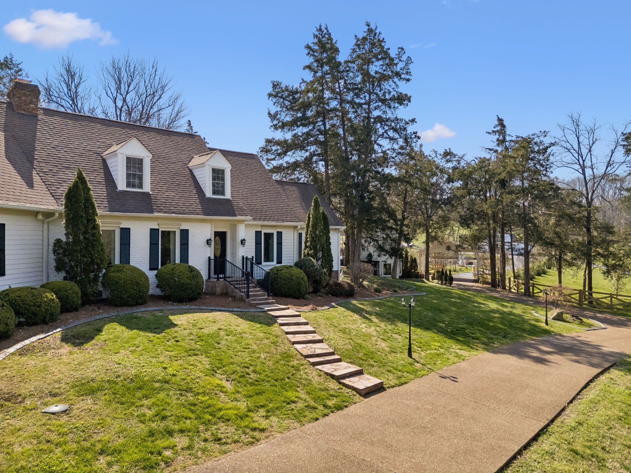 2455 Long Hollow Pike Hendersonville TN 37075