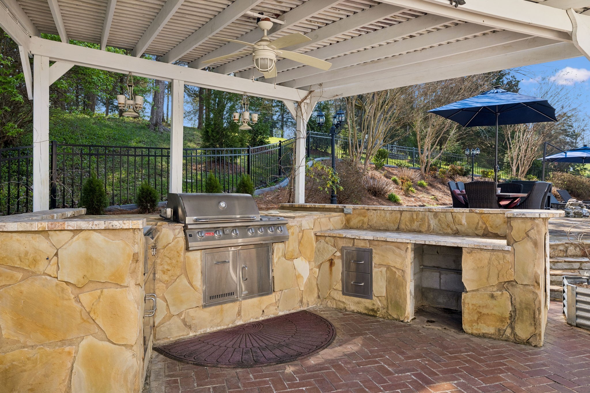 2455 Long Hollow Pike Hendersonville TN 37075