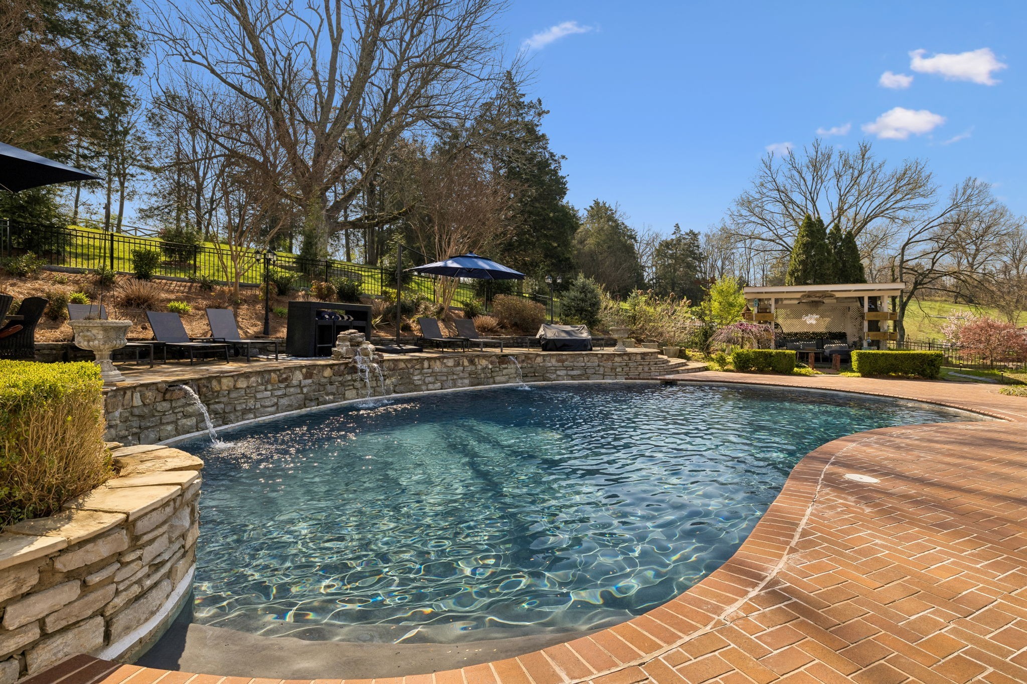 2455 Long Hollow Pike Hendersonville TN 37075