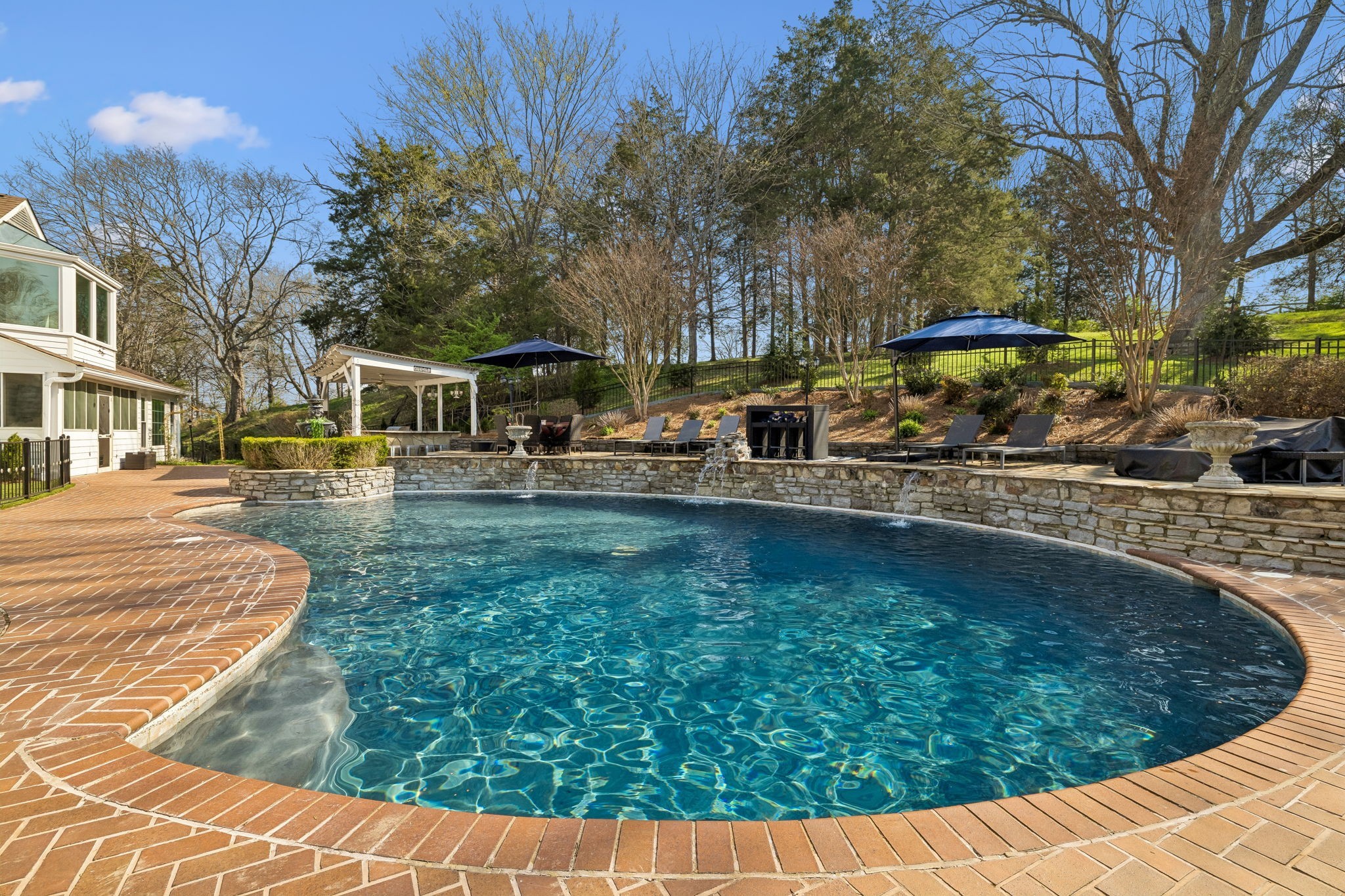 2455 Long Hollow Pike Hendersonville TN 37075