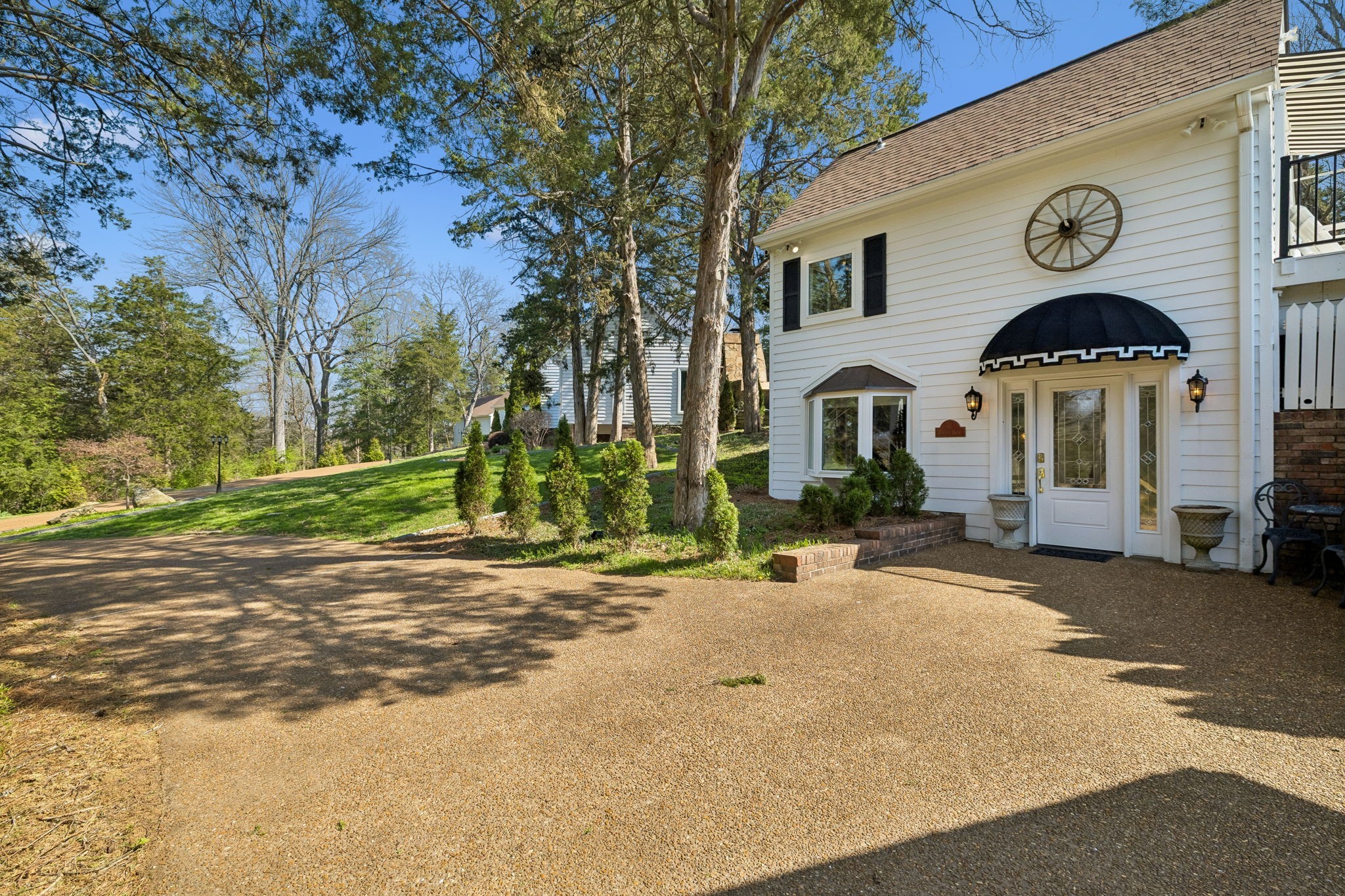 2455 Long Hollow Pike Hendersonville TN 37075