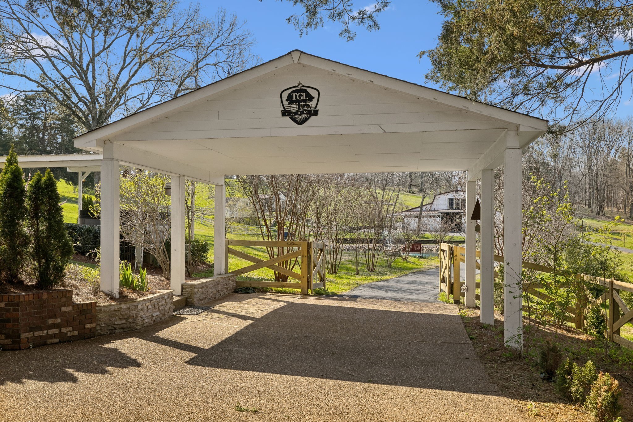 2455 Long Hollow Pike Hendersonville TN 37075