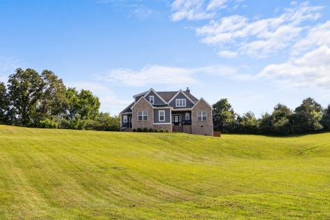 1014 Douglas Court Dickson TN 37055