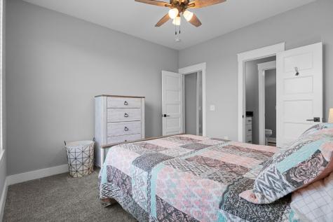 1014 Douglas Court Dickson TN 37055