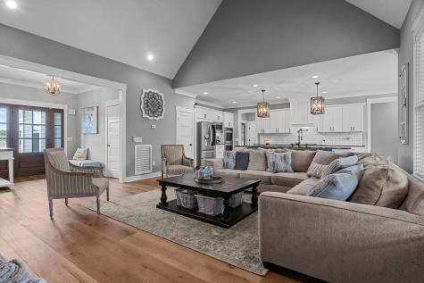 1014 Douglas Court Dickson TN 37055