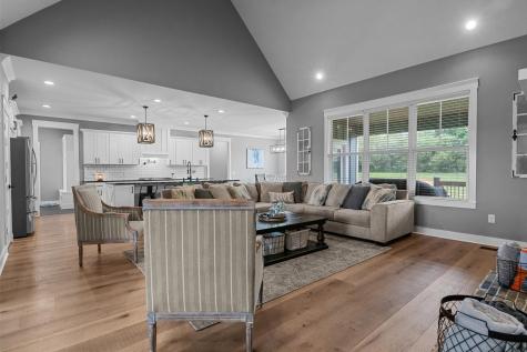 1014 Douglas Court Dickson TN 37055