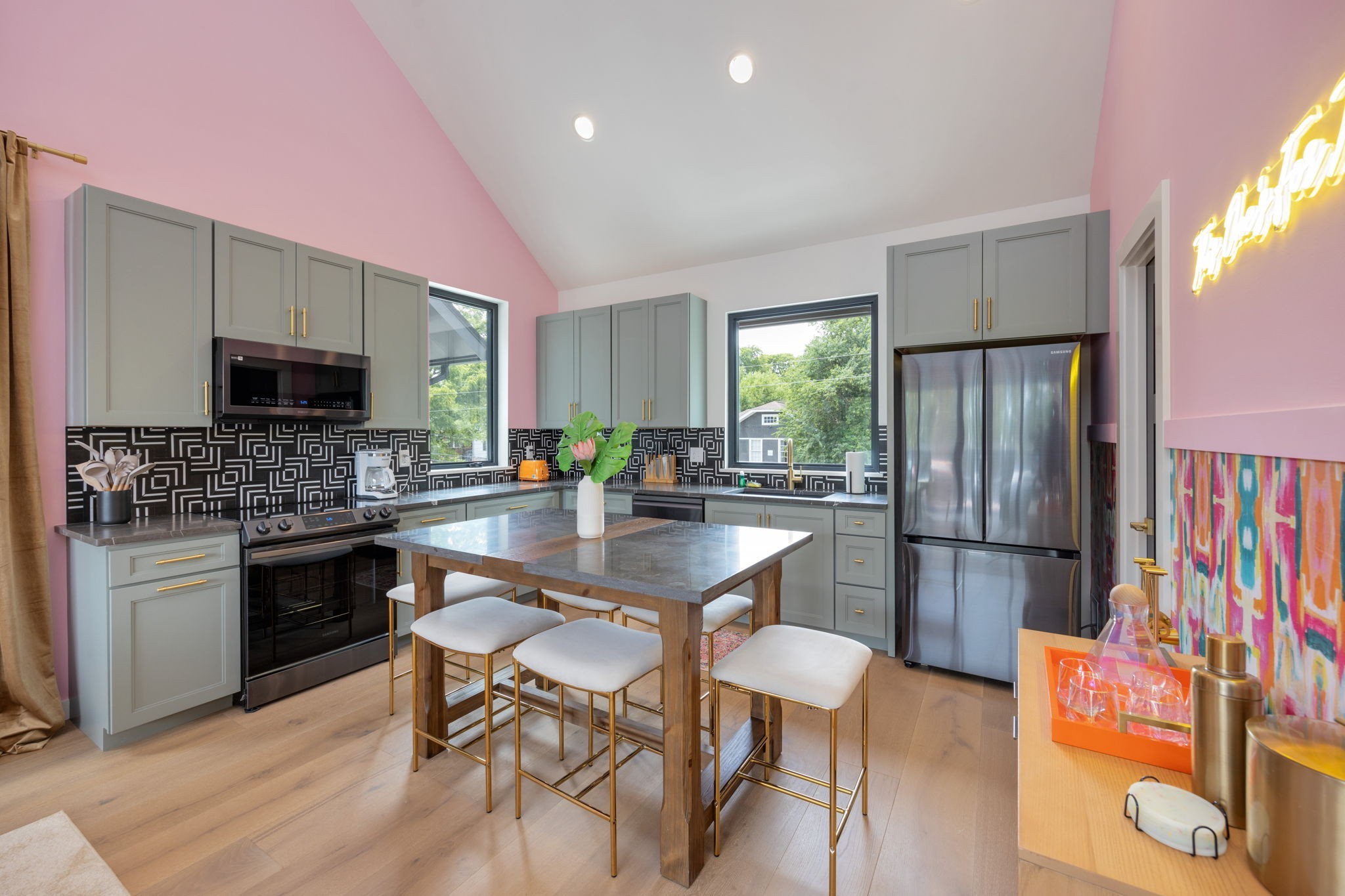 1501 16th Ave, S Nashville TN 37212