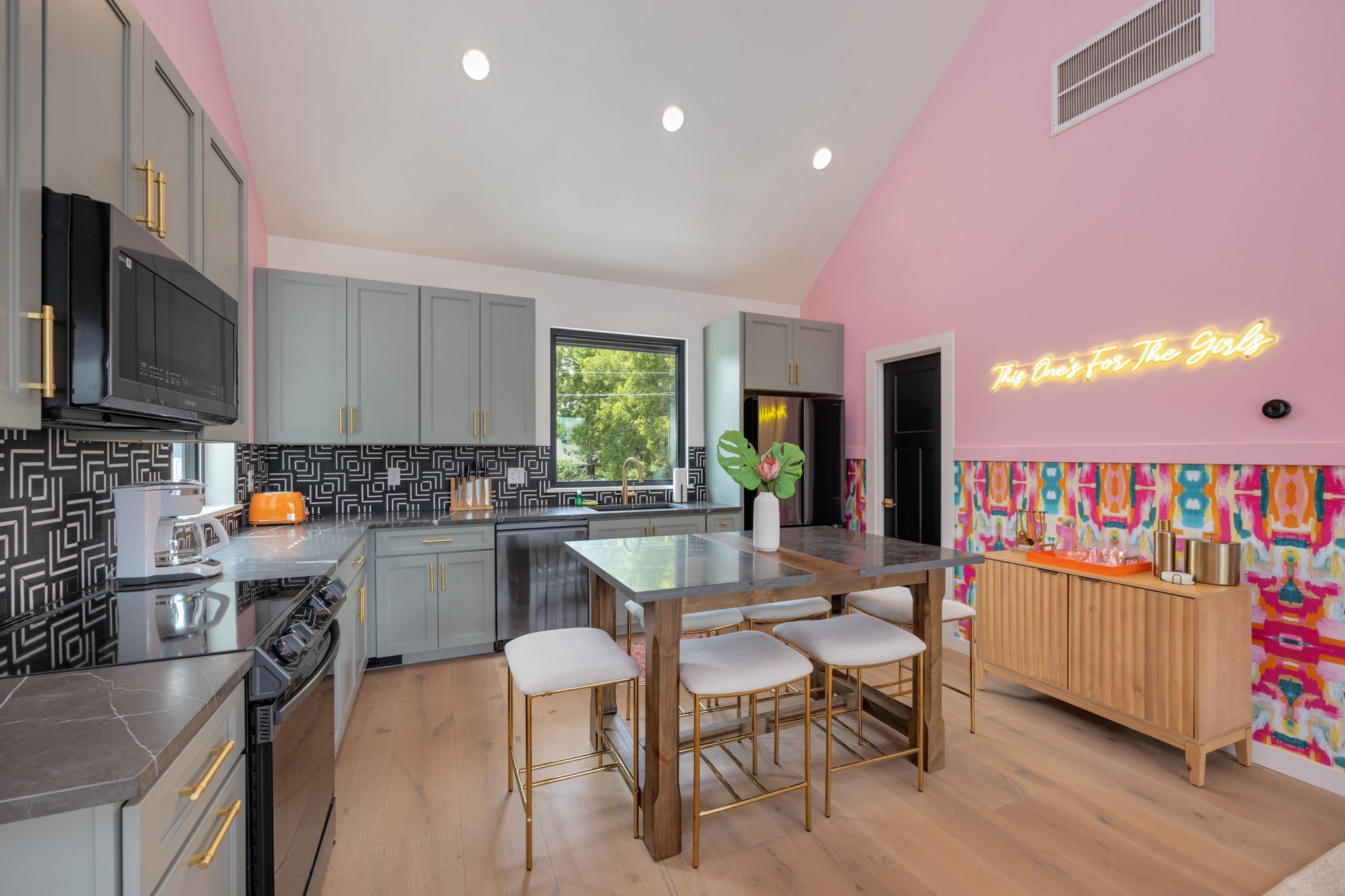 1501 16th Ave, S Nashville TN 37212