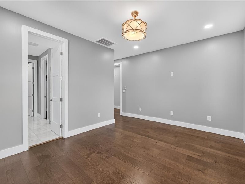 927 11th Ave, N Nashville TN 37208