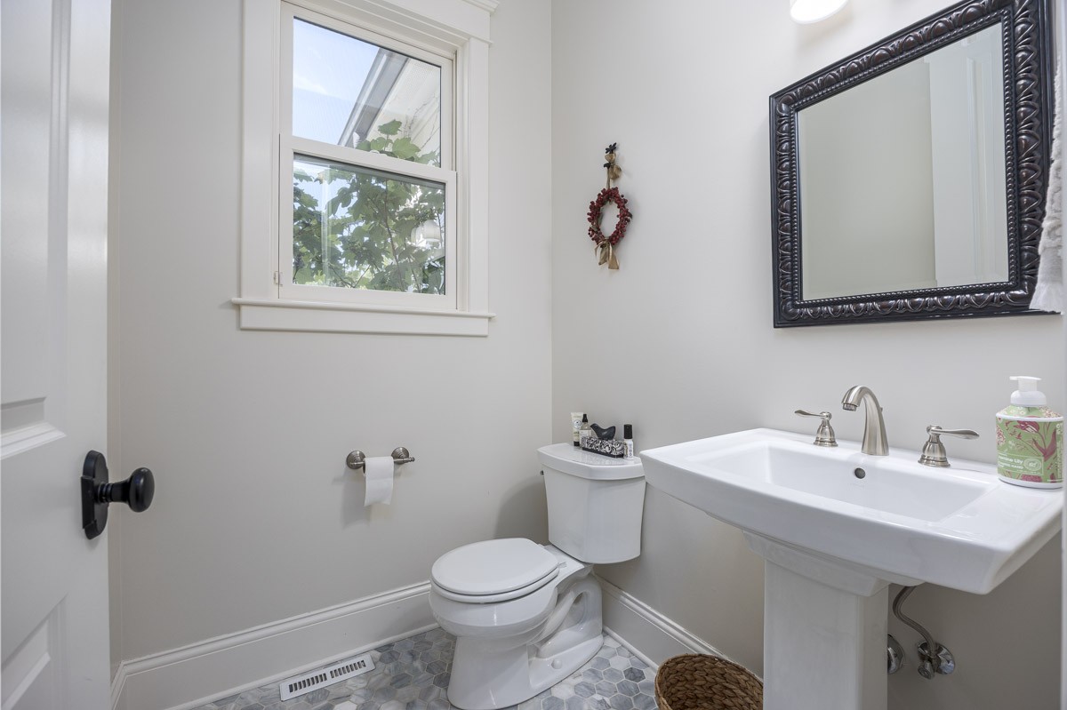 8706 Poplar Creek Road Nashville TN 37221