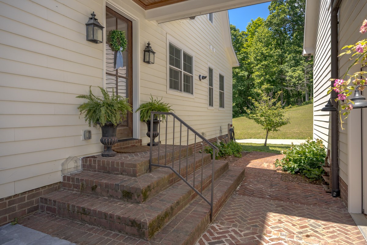 8706 Poplar Creek Road Nashville TN 37221
