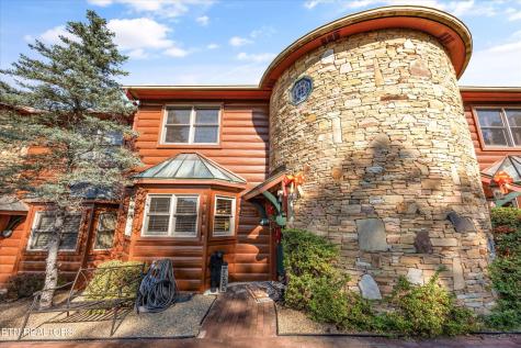 2044 Hickory Ridge Way Sevierville TN 37862