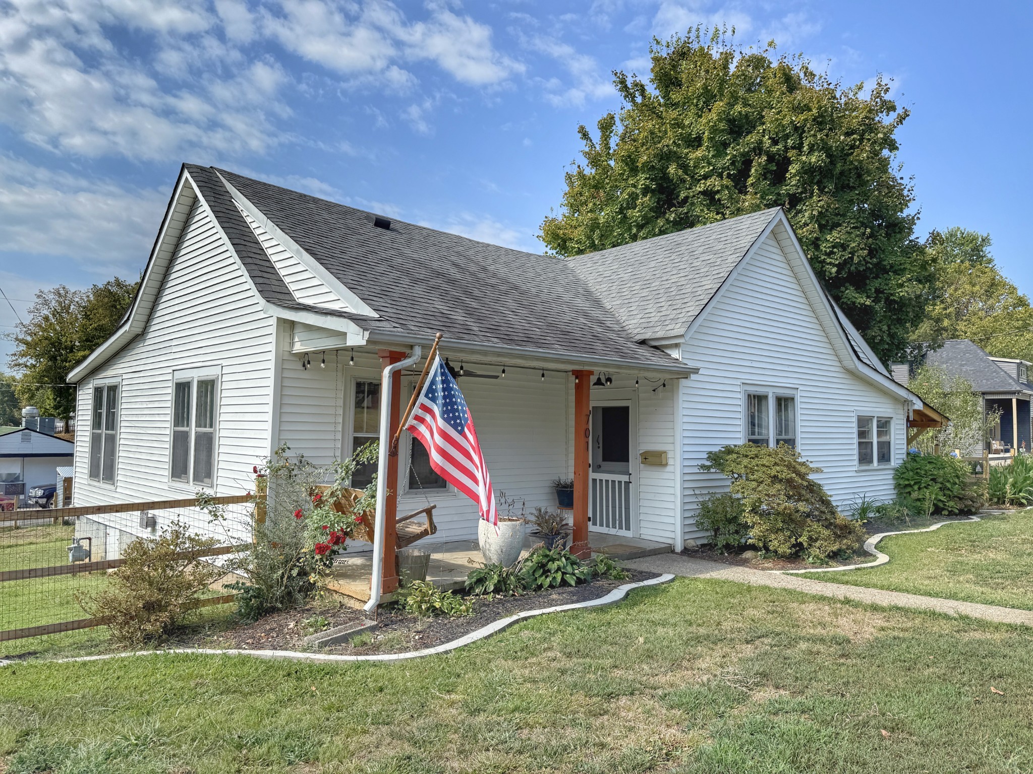 701 W 5th Street Dickson TN 37055