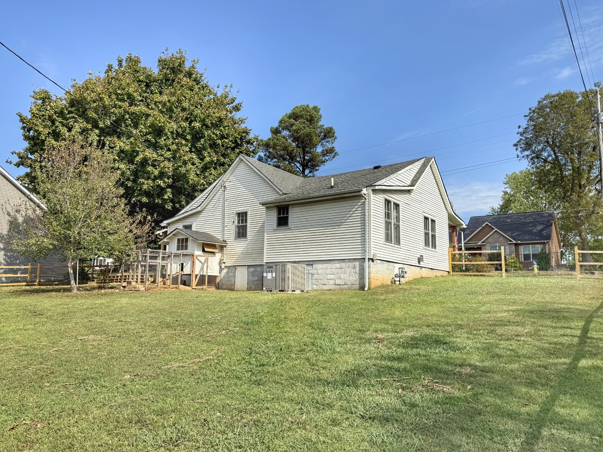 701 W 5th Street Dickson TN 37055