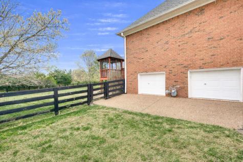 1437 Charleston Lane Columbia TN 38401