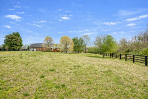 1437 Charleston Lane Columbia TN 38401