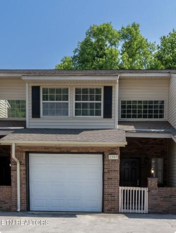 1307 Mountain Meadows Way Sevierville TN 37862
