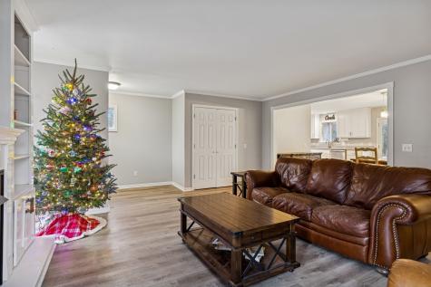 9042 Carolyn Way Bon Aqua TN 37025