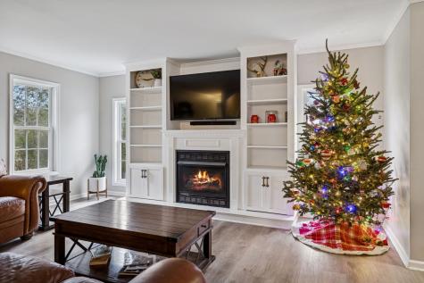 9042 Carolyn Way Bon Aqua TN 37025