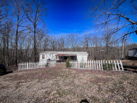 792 Brownfield Road Dover TN 37058