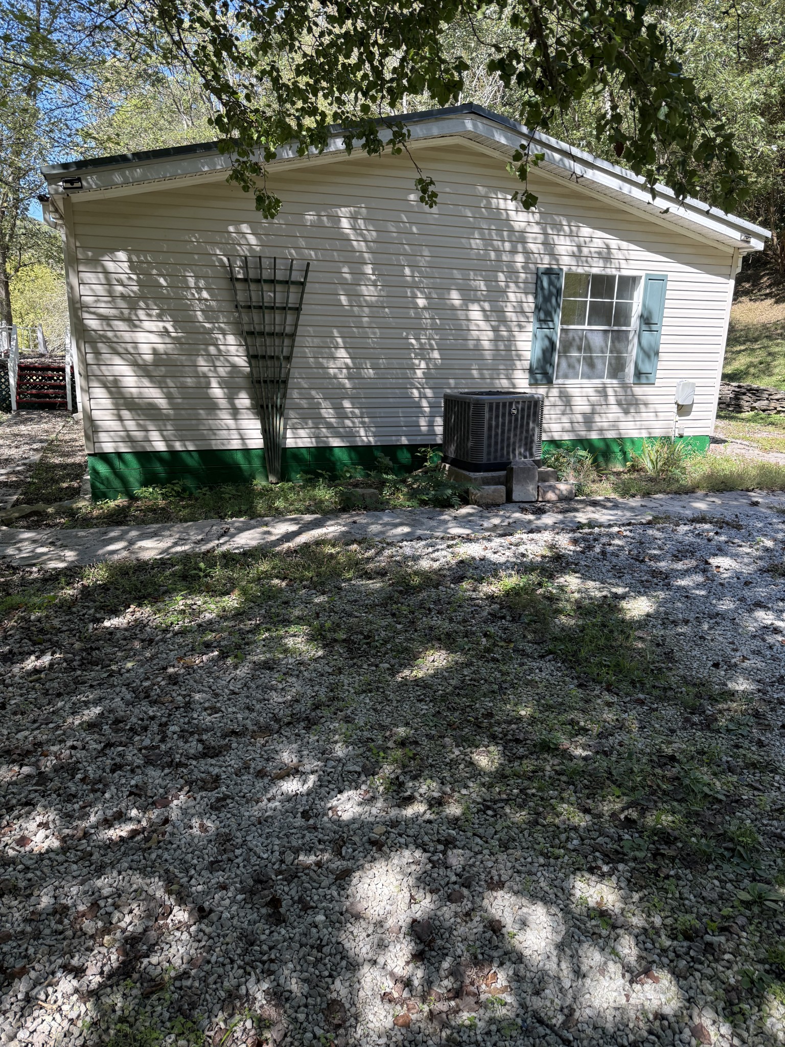33 Nascar Lane Pleasant Shade TN 37145