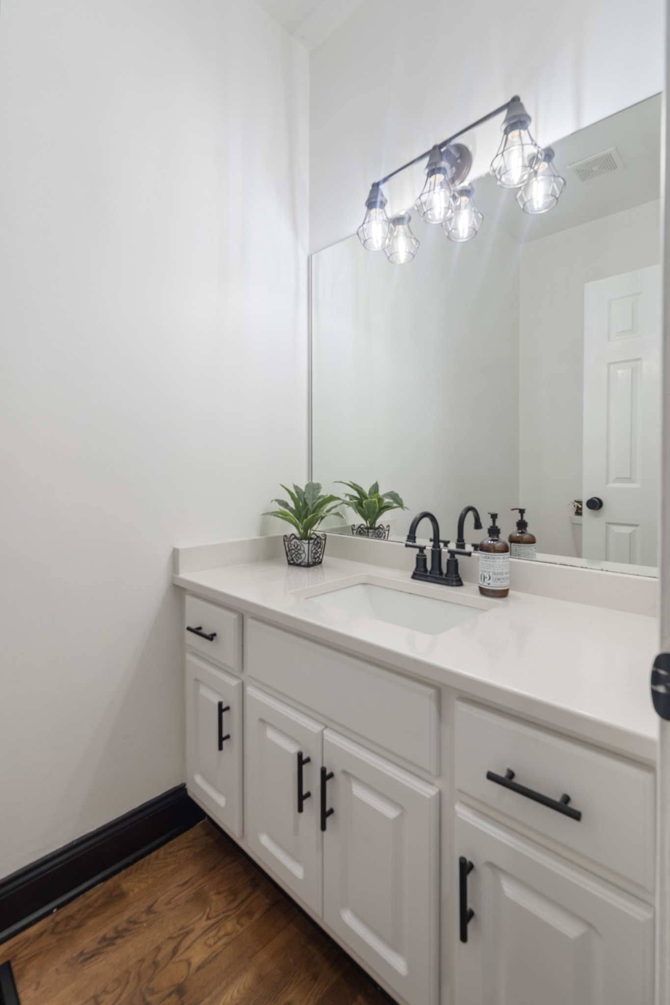 1926 Irby Lane Murfreesboro TN 37127
