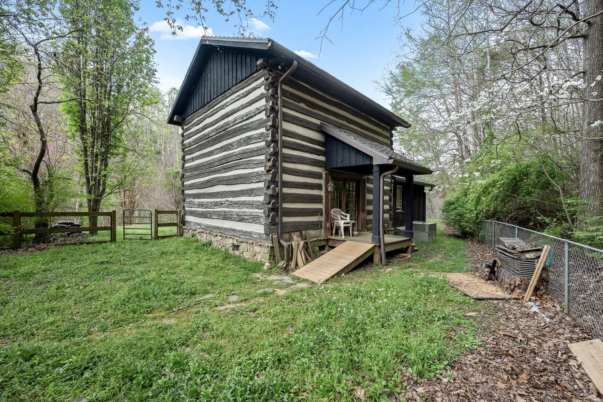 2708 Ledford Mill Road Wartrace TN 37183