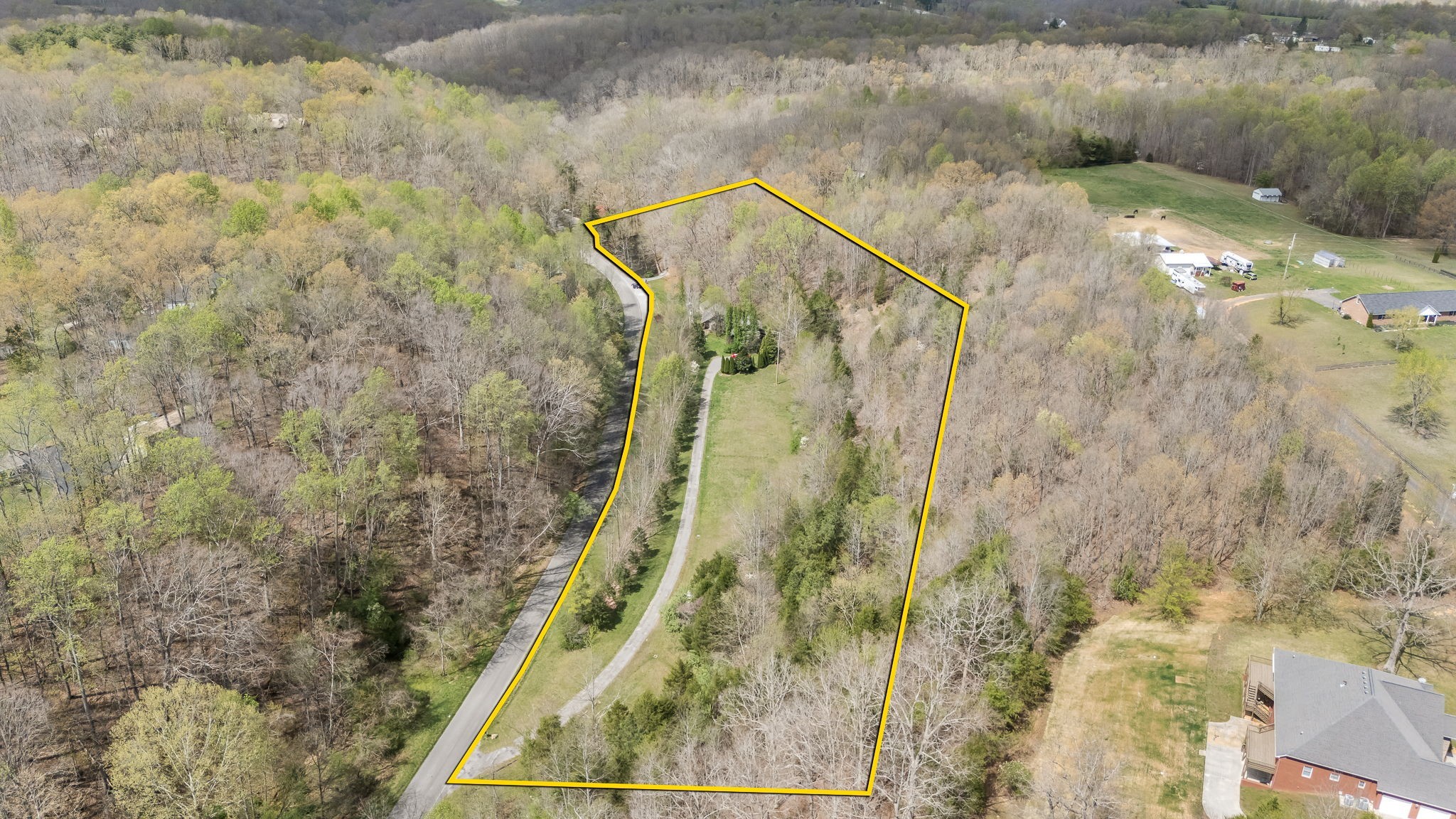 2708 Ledford Mill Road Wartrace TN 37183