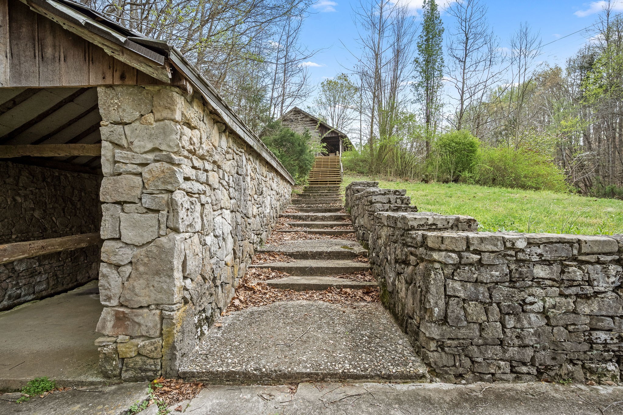 2708 Ledford Mill Road Wartrace TN 37183