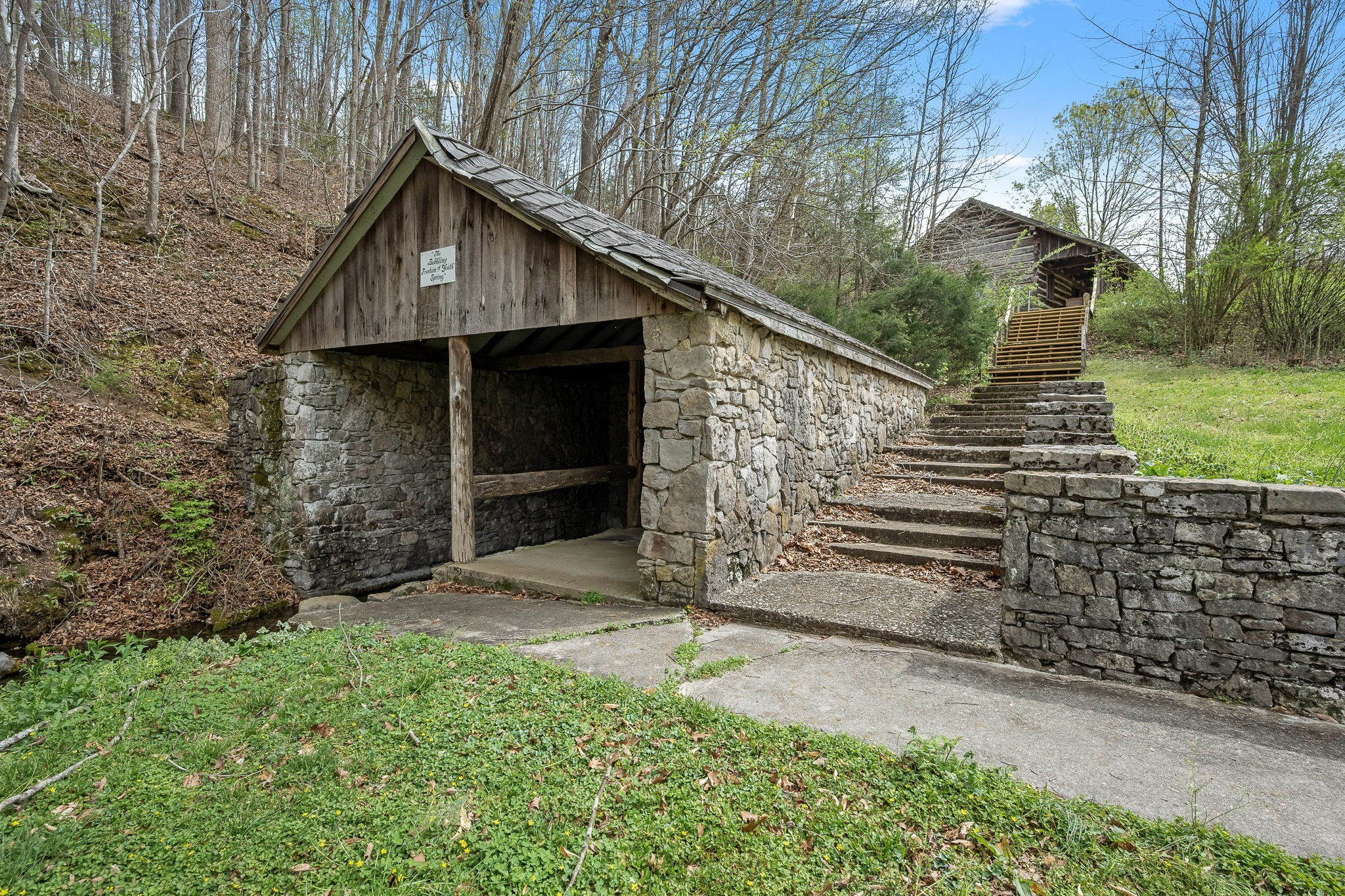 2708 Ledford Mill Road Wartrace TN 37183