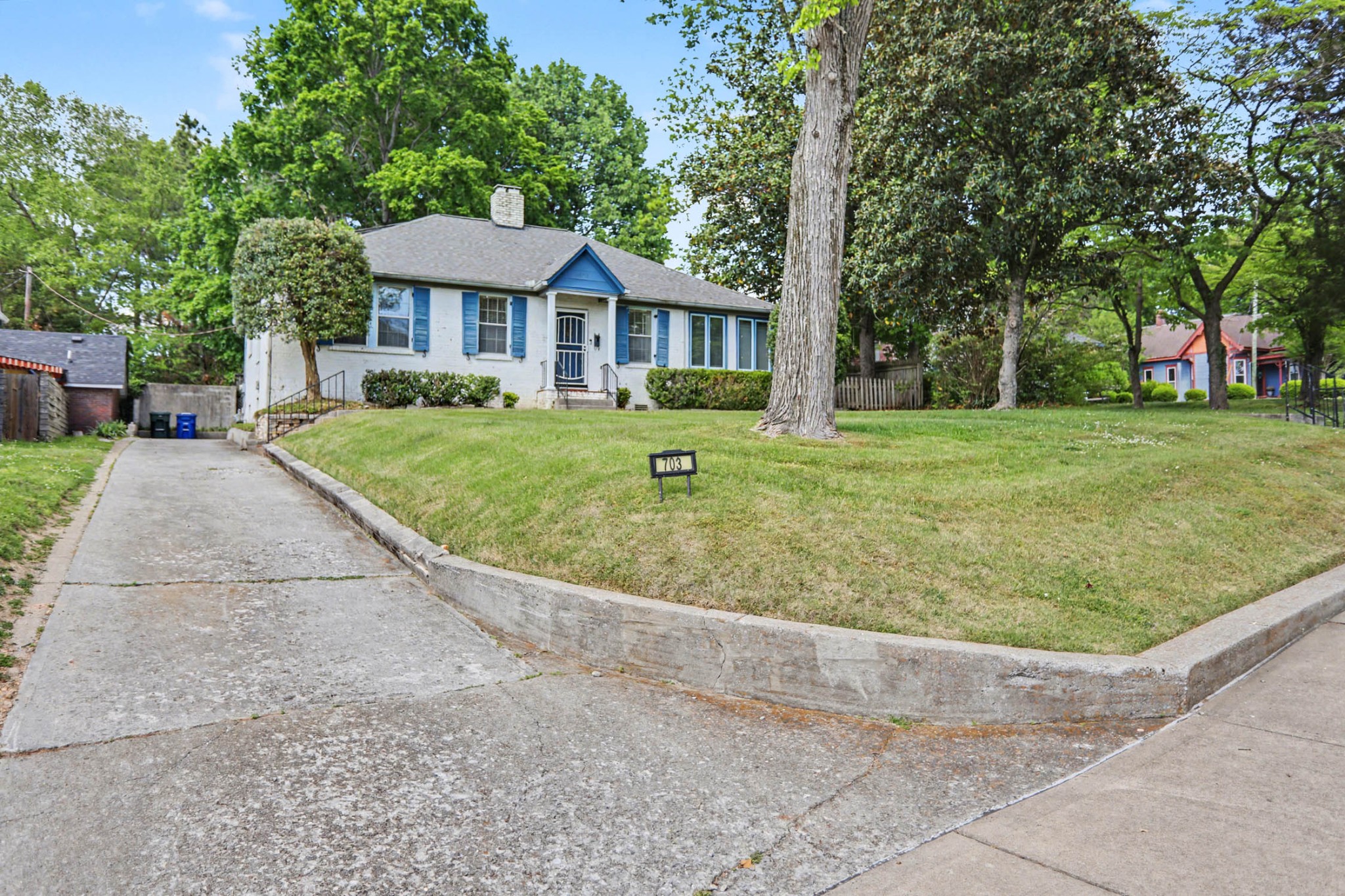 703 5th Ave, W Springfield TN 37172