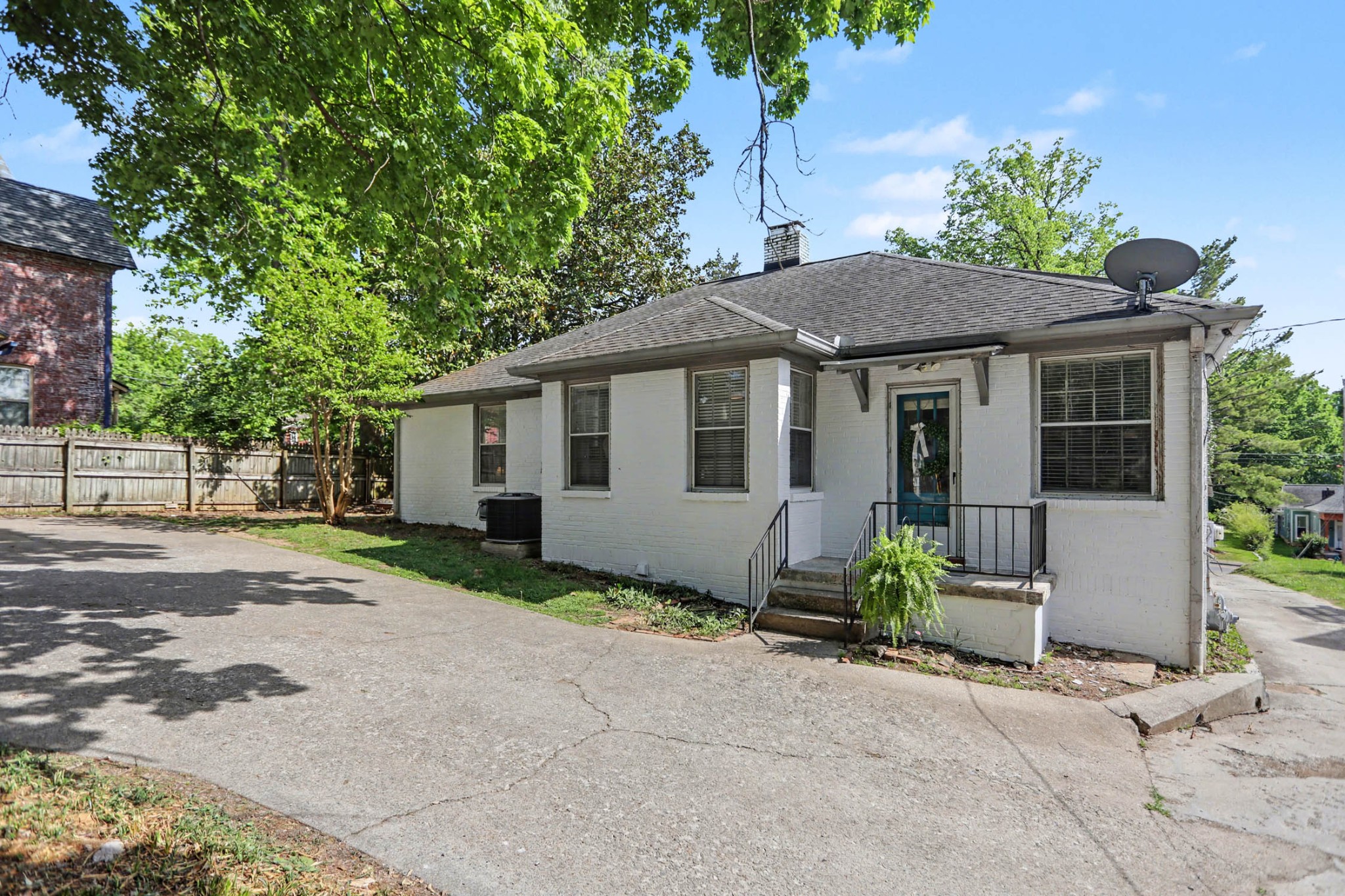 703 5th Ave, W Springfield TN 37172