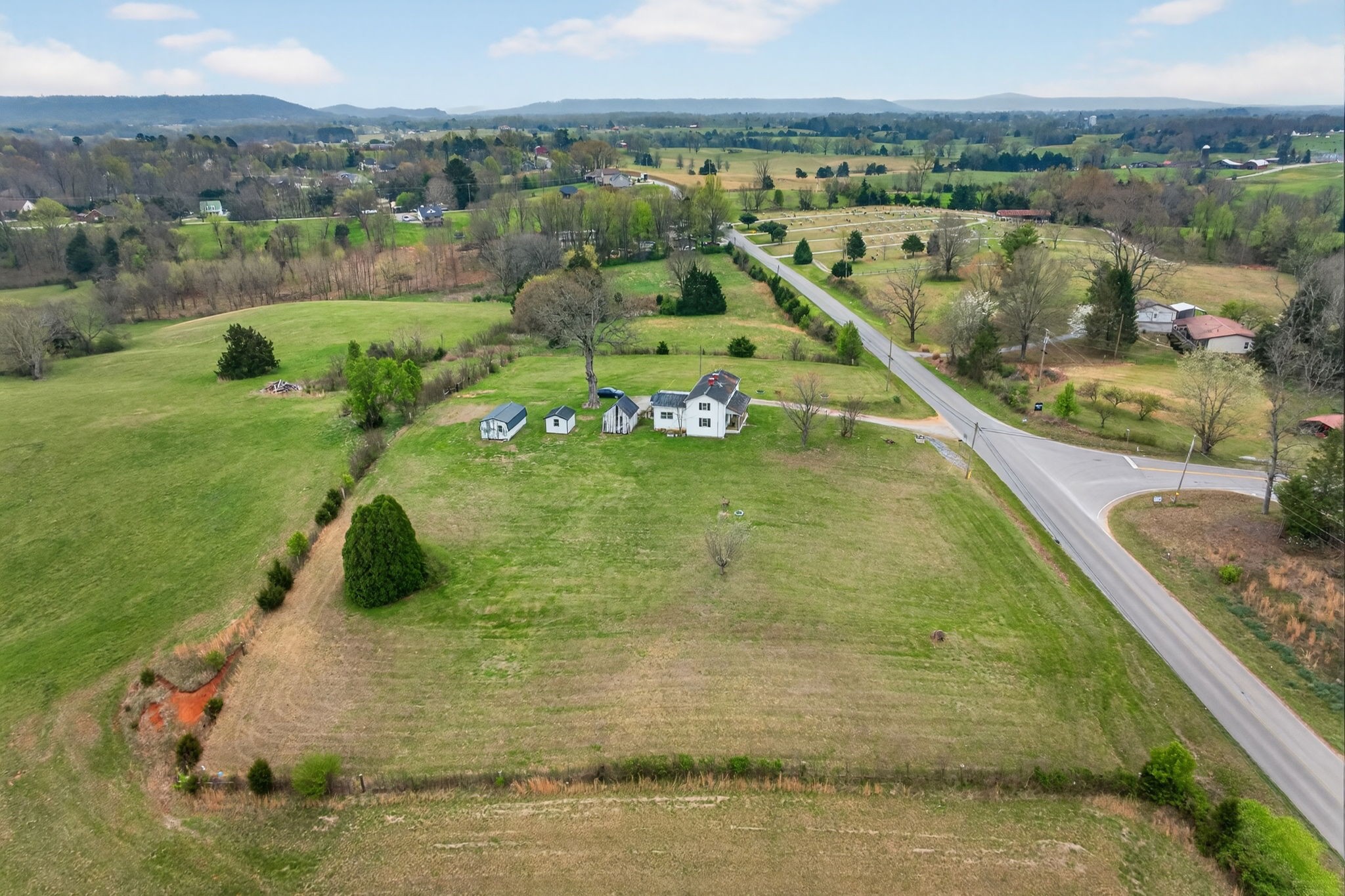 1298 S Bunker Hill Road Sparta TN 38583
