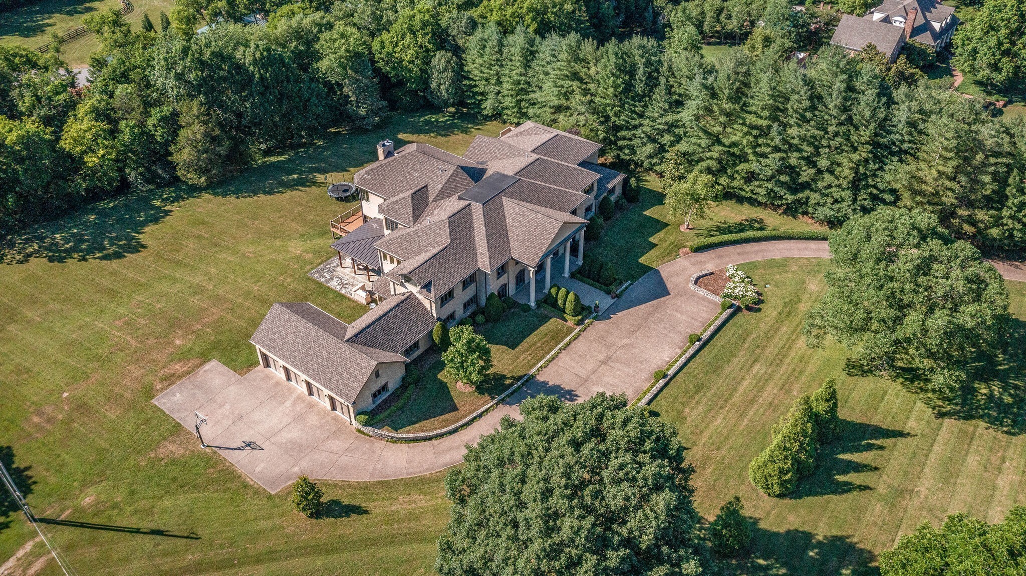 6261 Hillsboro Pike Nashville TN 37215