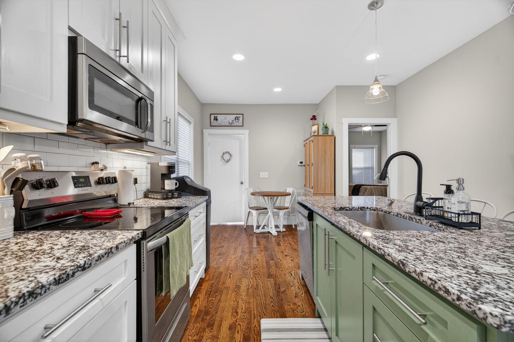 813 5th Ave, E Springfield TN 37172