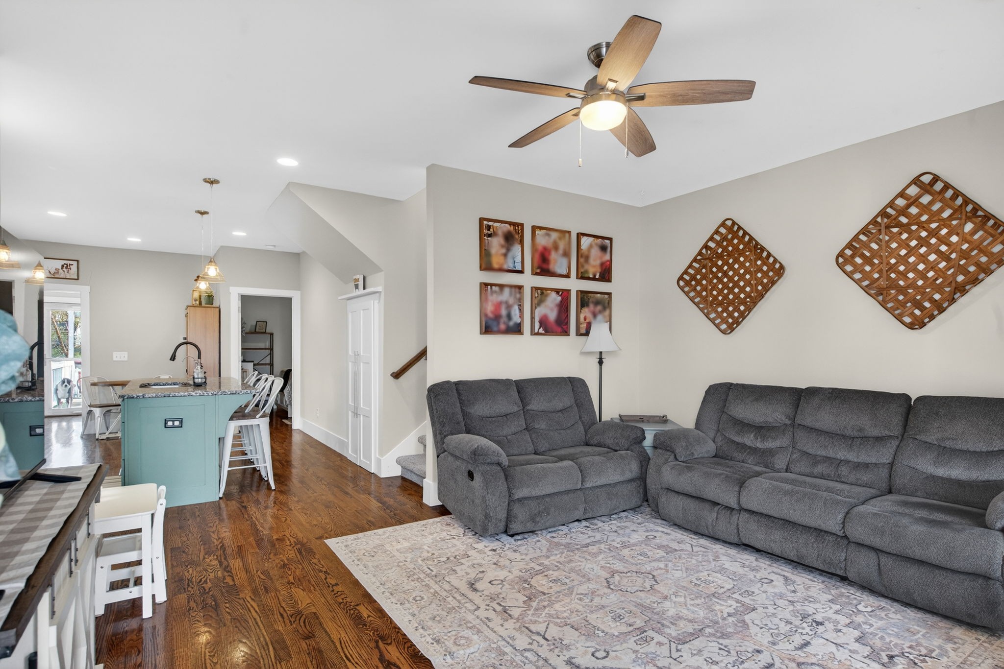 813 5th Ave, E Springfield TN 37172