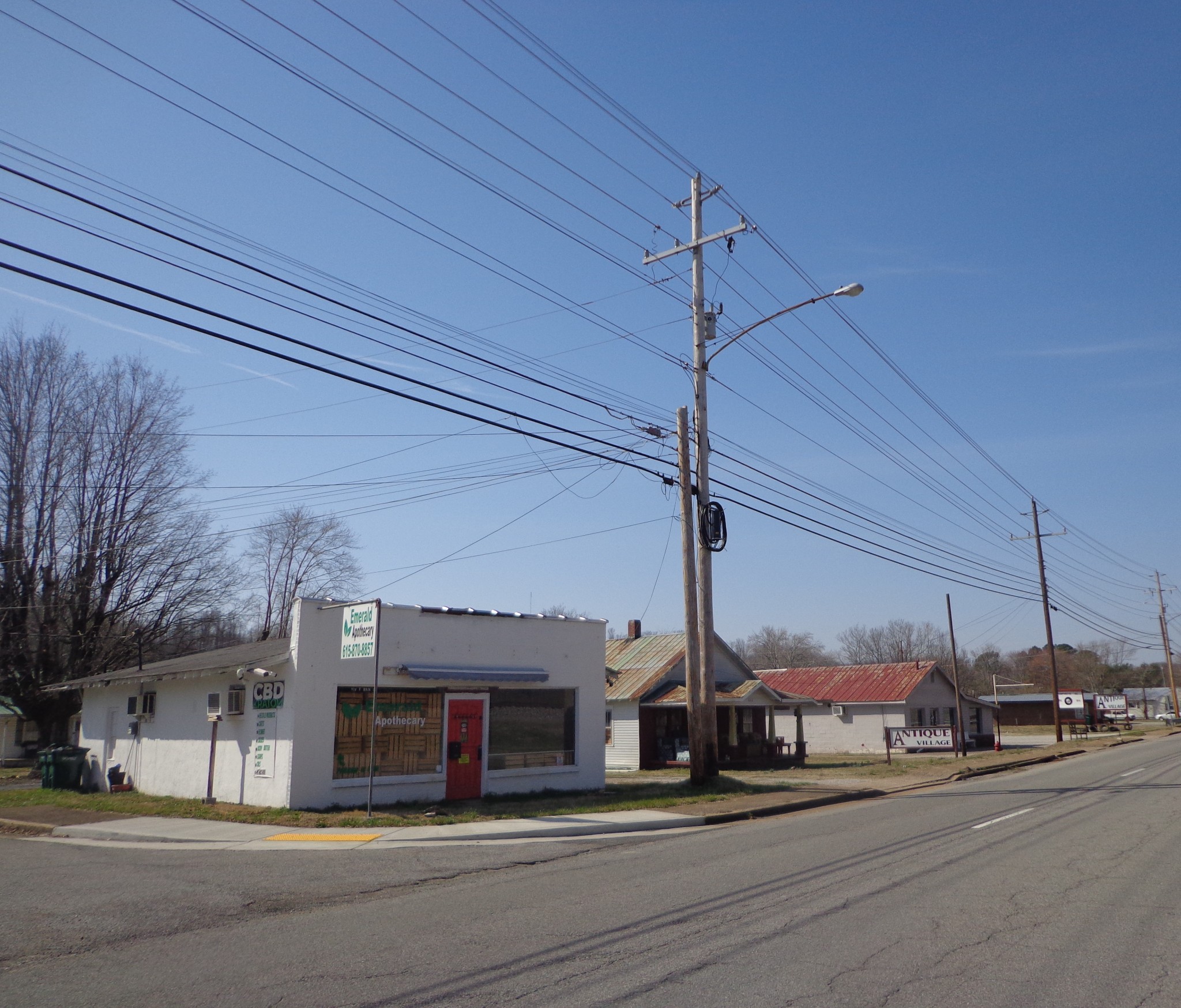 918 E Main Street Waverly TN 37185