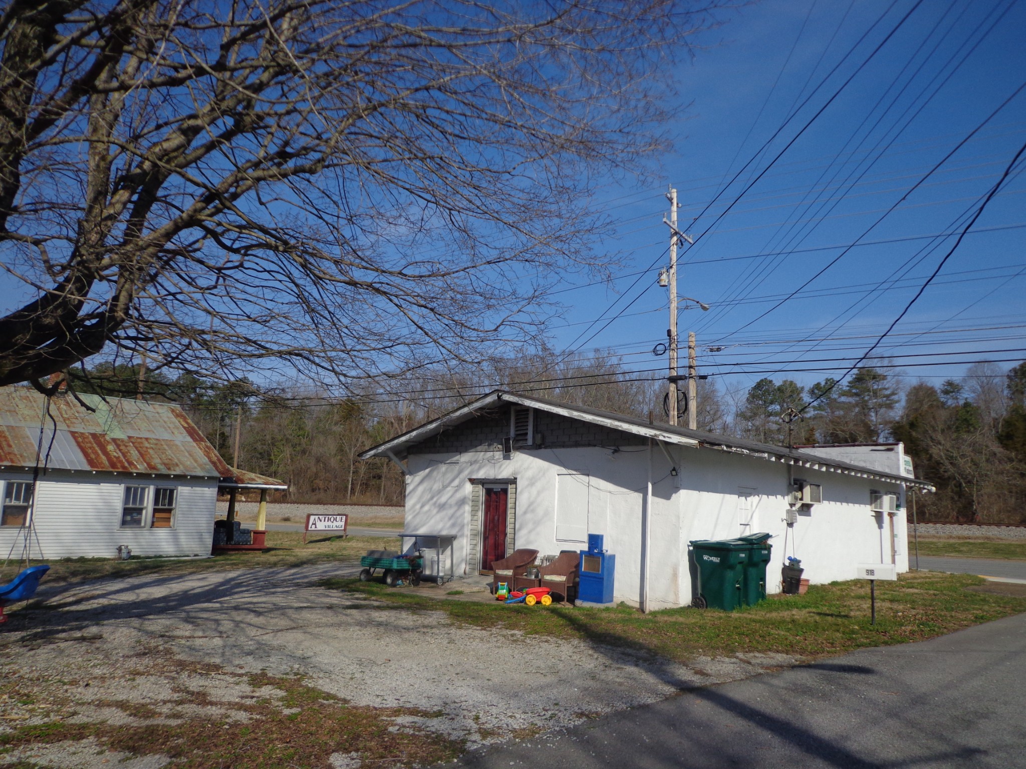 918 E Main Street Waverly TN 37185