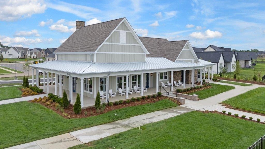 8042 Whitcroft Drive College Grove TN 37046