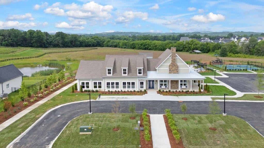 8042 Whitcroft Drive College Grove TN 37046