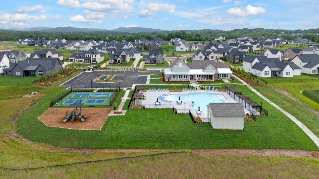 8042 Whitcroft Drive College Grove TN 37046