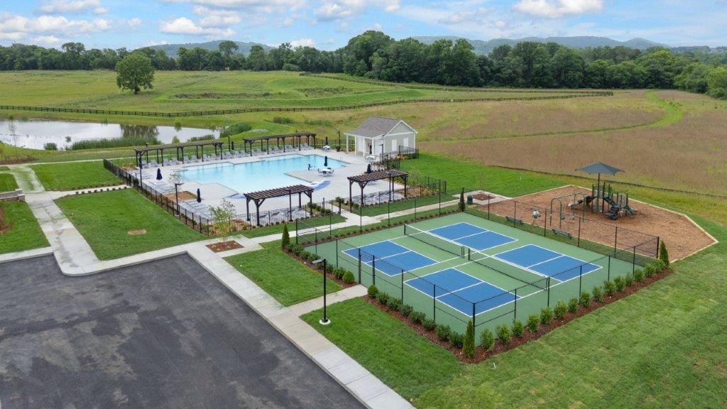 8042 Whitcroft Drive College Grove TN 37046