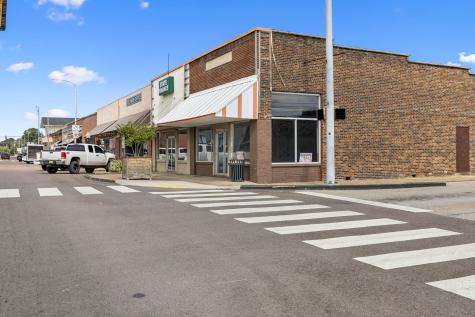 39 E Main Street Hohenwald TN 38462