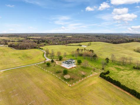99 Posey Circle Saint Joseph TN 38481