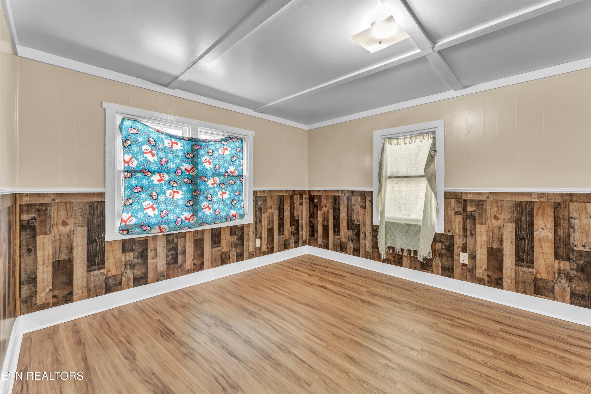 558560 W Outer Drive Oak Ridge TN 37830