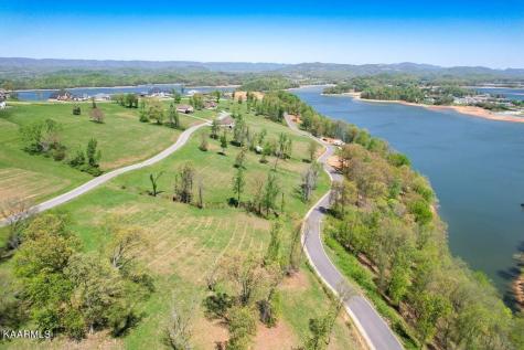 2093 Edgewater Sound Morristown TN 37814