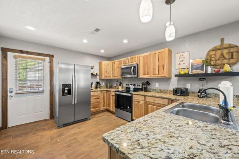 2046 Slippery Rock Circle Sevierville TN 37862